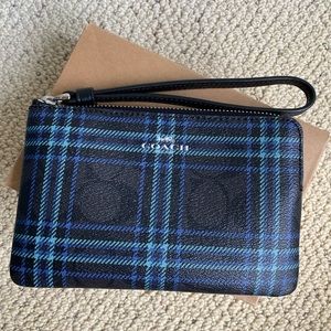 NEW Coach Wristlet Wallet with Strap Navy and Light Blue Tartan Plaid